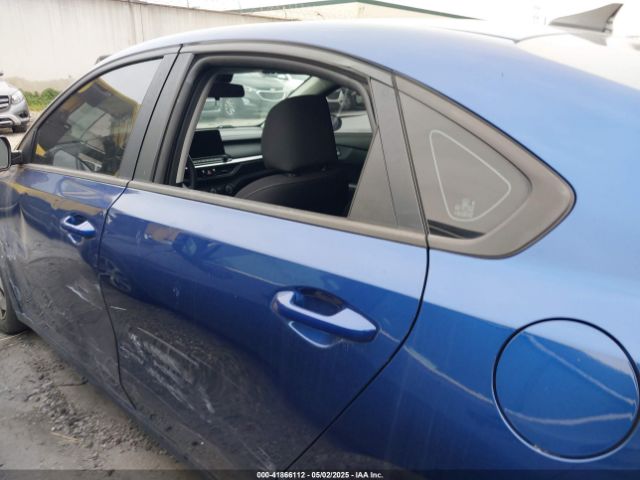 3KPF24AD2ME386091 KIA Forte Lxs