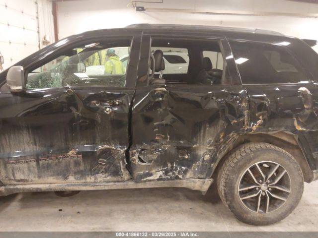 1C4RJFLG5JC264668 Jeep Grand Cherokee Trailhawk 4x4