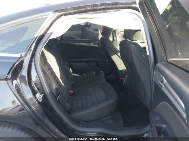 3FA6P0HD3KR250483 Ford FUSION SE
