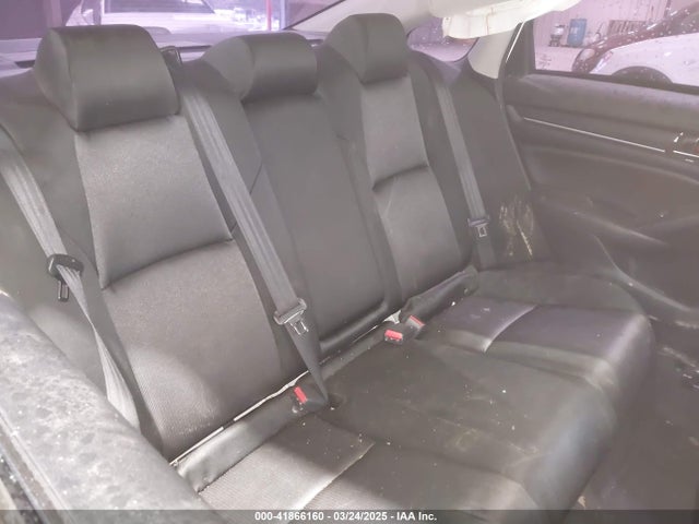 1HGCV1F17KA157740 Honda ACCORD LX