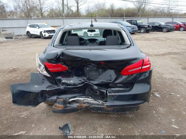 1FADP3H2XJL222023 Ford FOCUS SEL