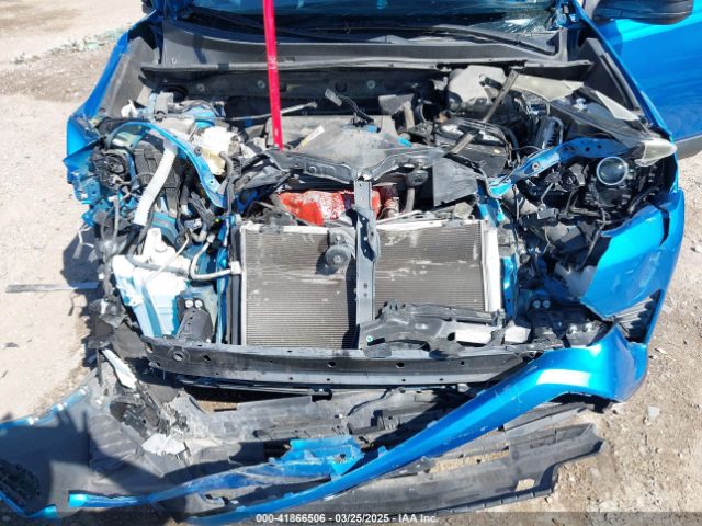JTMBFREV8GD197535 Toyota RAV4 LE