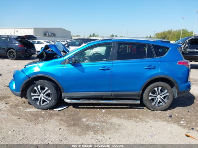 JTMBFREV8GD197535 Toyota RAV4 LE