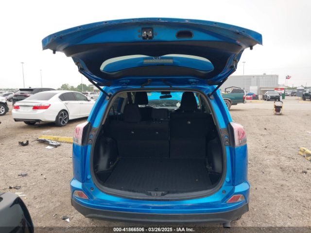JTMBFREV8GD197535 Toyota RAV4 LE