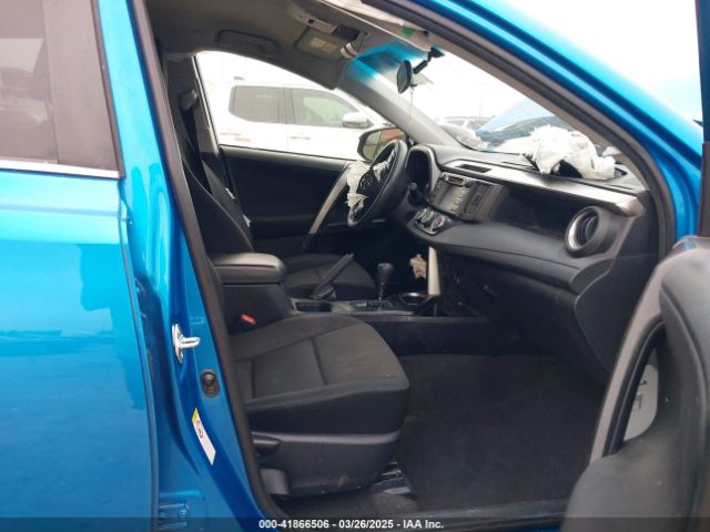 JTMBFREV8GD197535 Toyota RAV4 LE
