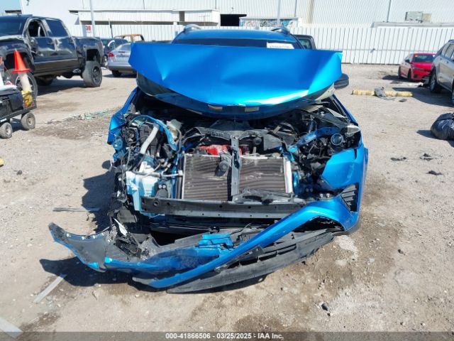 JTMBFREV8GD197535 Toyota RAV4 LE
