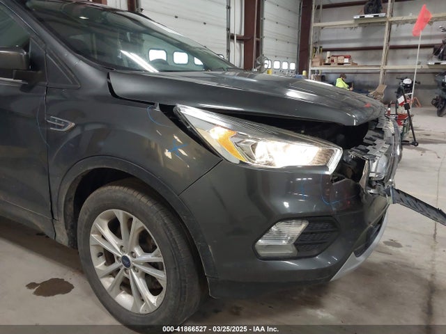 1FMCU0G92HUE10708 Ford ESCAPE SE