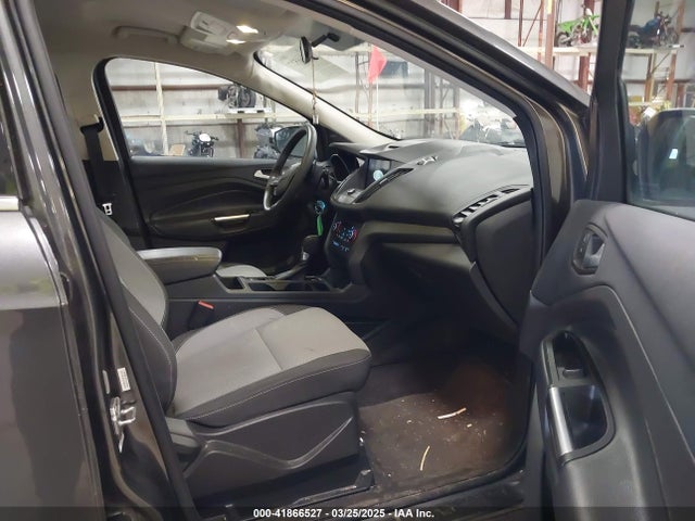 1FMCU0G92HUE10708 Ford ESCAPE SE