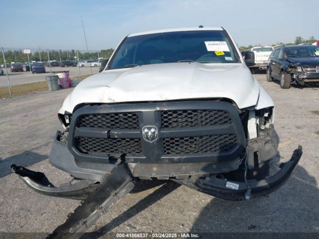 3C6JR6DG2KG502762 RAM 1500 Classic Tradesman  4x2 8' Box