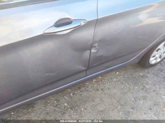 KMHCT5AE9GU273805 Hyundai ACCENT SE