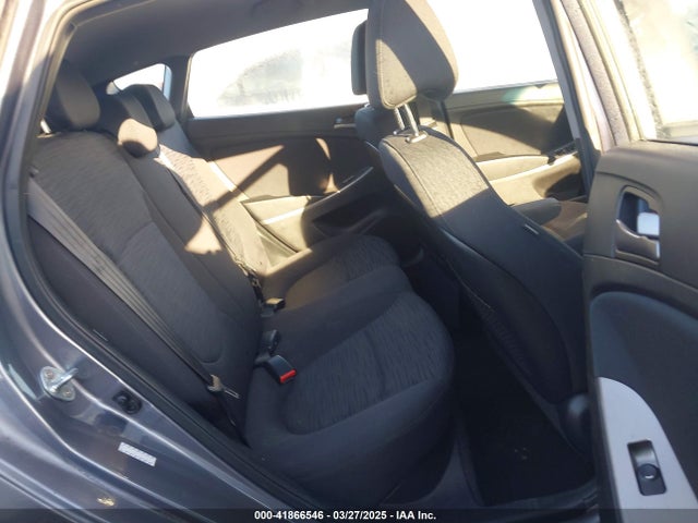 KMHCT5AE9GU273805 Hyundai ACCENT SE
