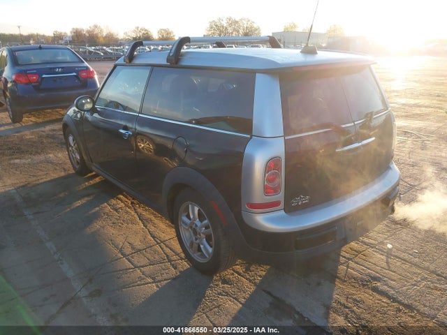 2012 MINI COOPER CLUBMAN WMWZF3C5XCT189559 Photo 2