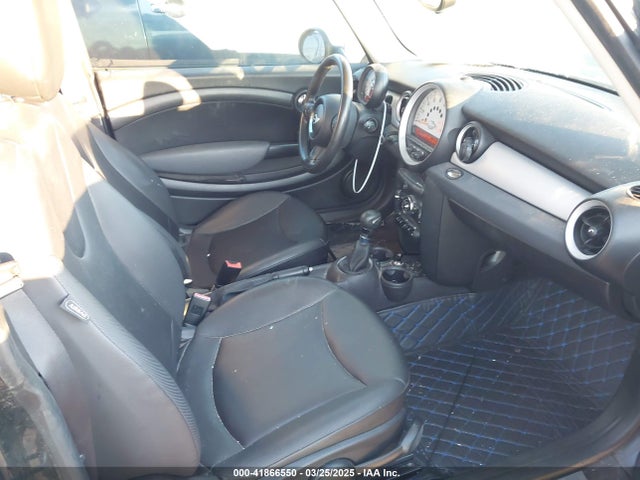2012 MINI COOPER CLUBMAN WMWZF3C5XCT189559 Photo 4