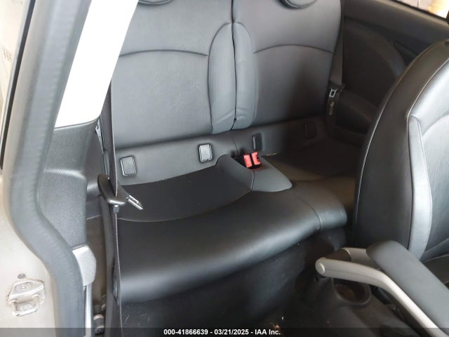 2008 MINI COOPER S WMWMF73558TV34196 Photo 7