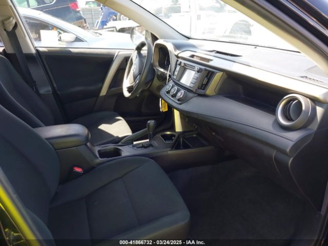 2T3ZFREVXJW493701 Toyota RAV4 LE