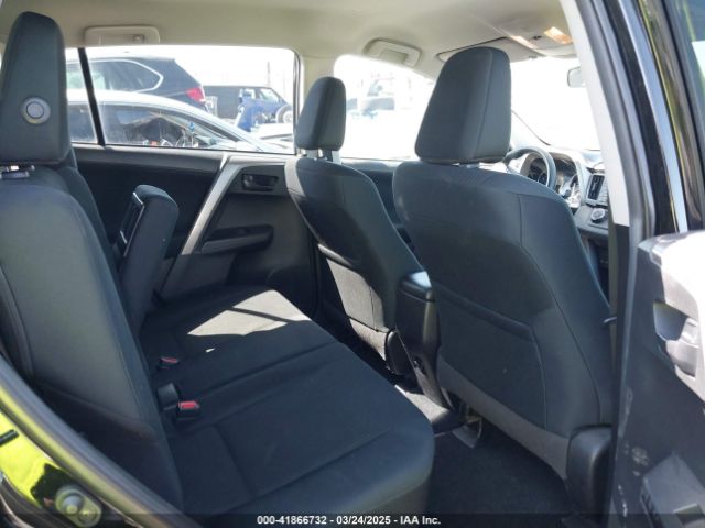 2T3ZFREVXJW493701 Toyota RAV4 LE