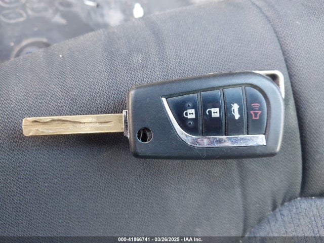 4T1C11AK1NU633523 Toyota CAMRY LE