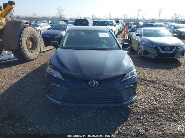 4T1C11AK1NU633523 Toyota CAMRY LE