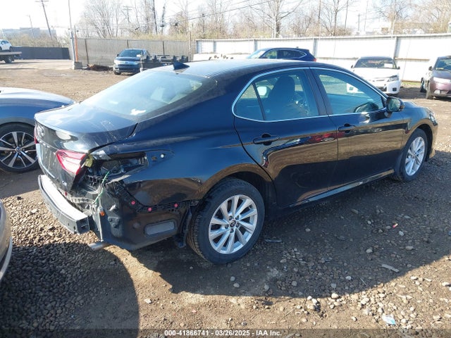 4T1C11AK1NU633523 Toyota CAMRY LE