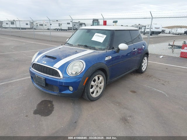 2007 MINI COOPER S WMWMF73517TL88586 Photo 1