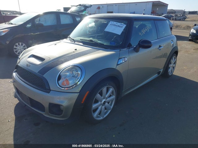 2007 MINI COOPER S WMWMF73567TL91385 Photo 1