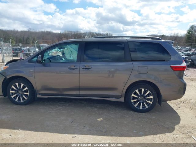 5TDJZ3DC2JS190396 Toyota Sienna Le 7 Passenger