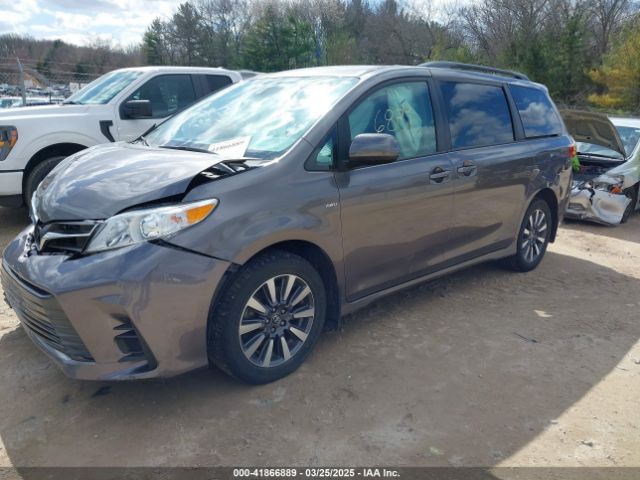 5TDJZ3DC2JS190396 Toyota Sienna Le 7 Passenger
