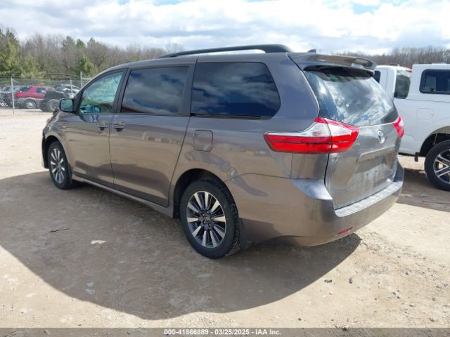 5TDJZ3DC2JS190396 Toyota Sienna Le 7 Passenger