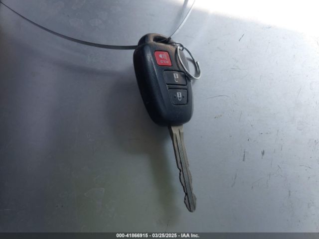 JTDKDTB30F1585994 Toyota Prius C One