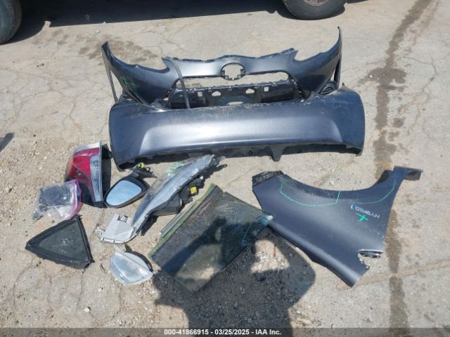 JTDKDTB30F1585994 Toyota Prius C One