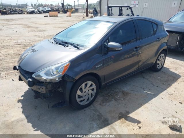JTDKDTB30F1585994 Toyota Prius C One