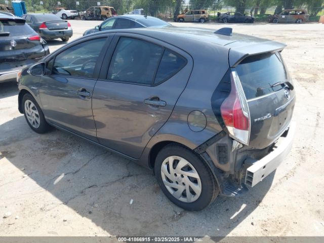 JTDKDTB30F1585994 Toyota Prius C One