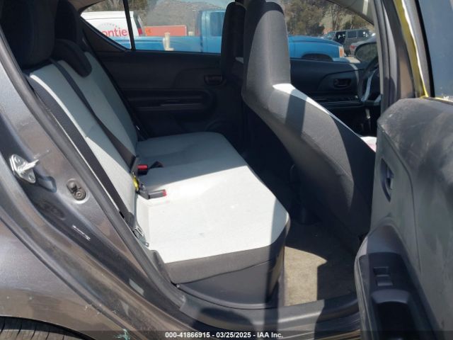 JTDKDTB30F1585994 Toyota Prius C One