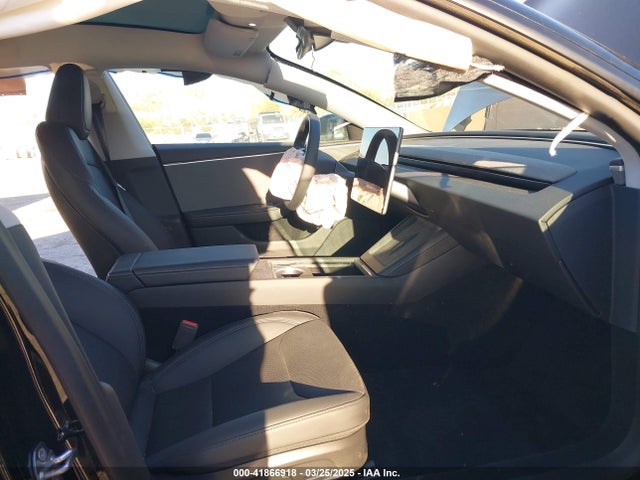 2025 Tesla Model 3 Long Range Rear-wheel Drive მანქანა იყიდება აუქციონზე, vin: 5YJ3E1EA0SF883396, აუქციონის ნომერი: 41866918