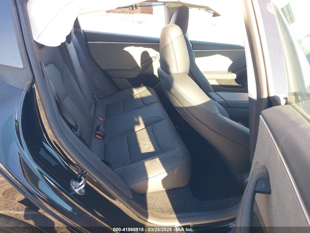 2025 Tesla Model 3 Long Range Rear-wheel Drive მანქანა იყიდება აუქციონზე, vin: 5YJ3E1EA0SF883396, აუქციონის ნომერი: 41866918