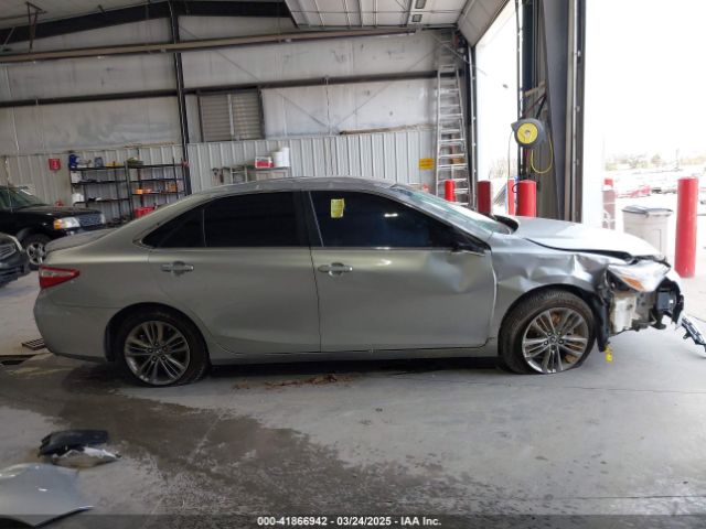 4T1BF1FK8GU242264 Toyota CAMRY SE