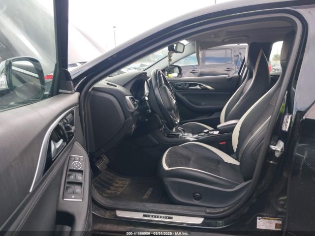 SJKCH5CP5JA043060 Infiniti Qx30 Sport