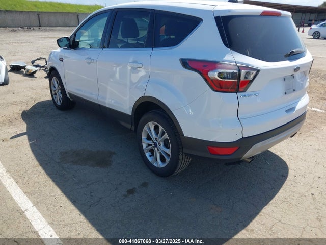 1FMCU0G95HUA32691 Ford ESCAPE SE