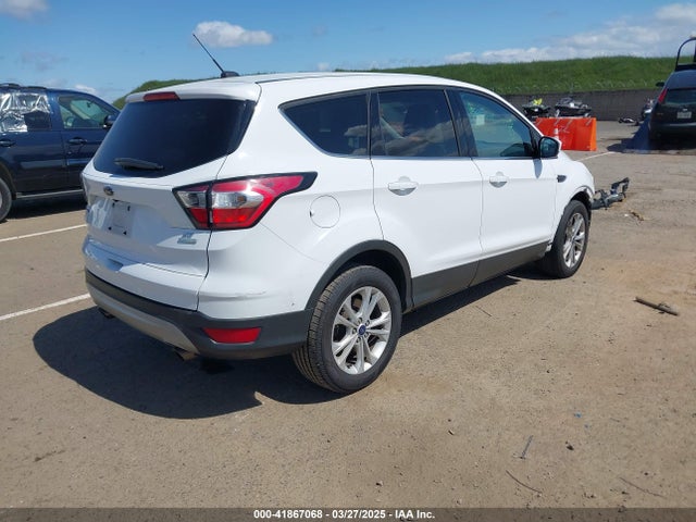 1FMCU0G95HUA32691 Ford ESCAPE SE