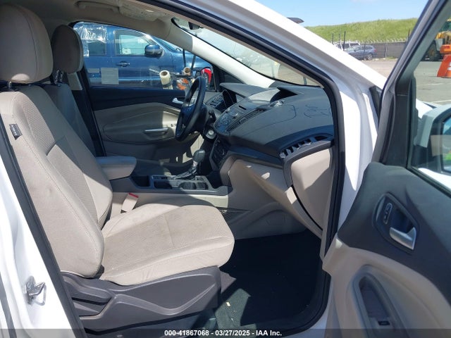 1FMCU0G95HUA32691 Ford ESCAPE SE