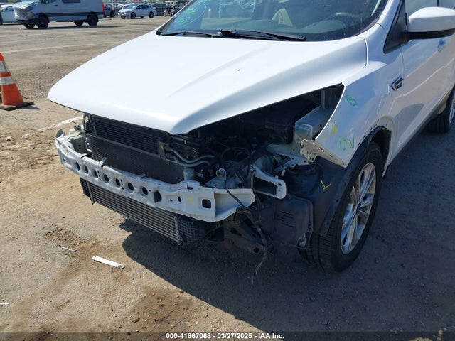 1FMCU0G95HUA32691 Ford ESCAPE SE