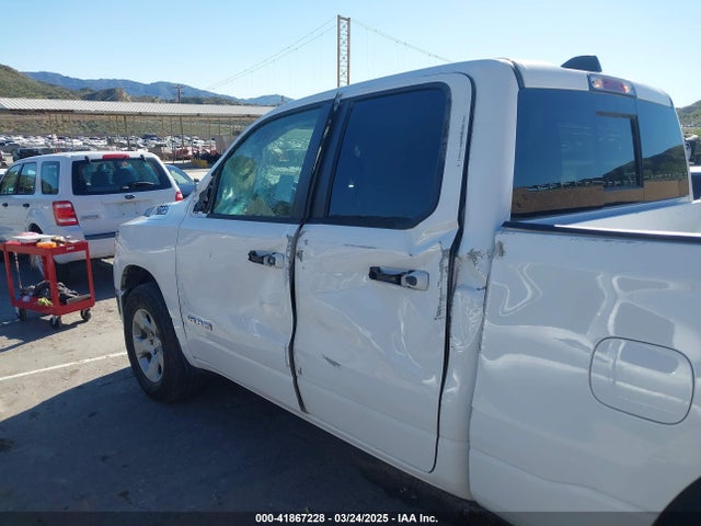 1C6SRFBT2LN395323 RAM 1500 Big Horn  4x4 6'4 Box
