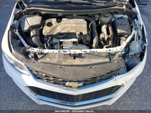 1G1BC5SM0J7137213 Chevrolet Cruze Ls Auto