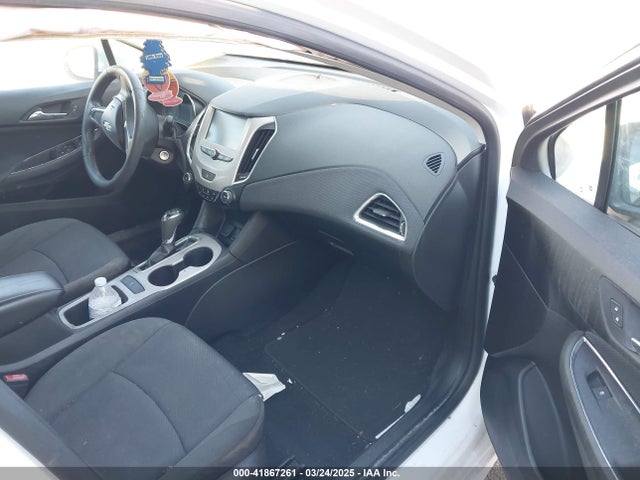 1G1BC5SM0J7137213 Chevrolet Cruze Ls Auto
