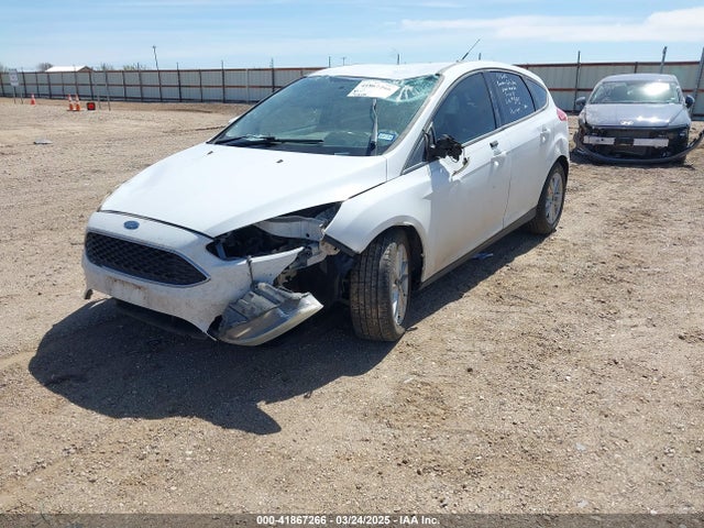 1FADP3K22GL395195 Ford FOCUS SE