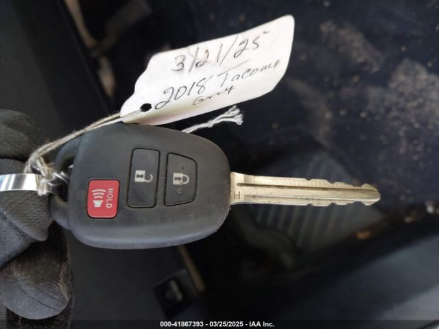 5TFAZ5CN5JX062498 Toyota Tacoma Sr5 V6