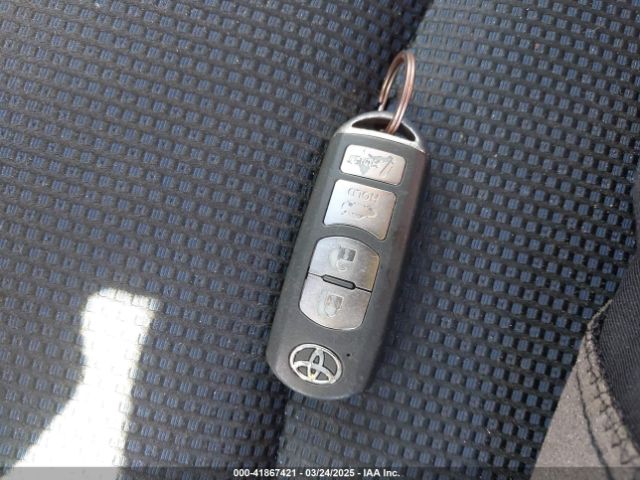 2019 TOYOTA YARIS 3MYDLBYV3KY525665 Photo 10