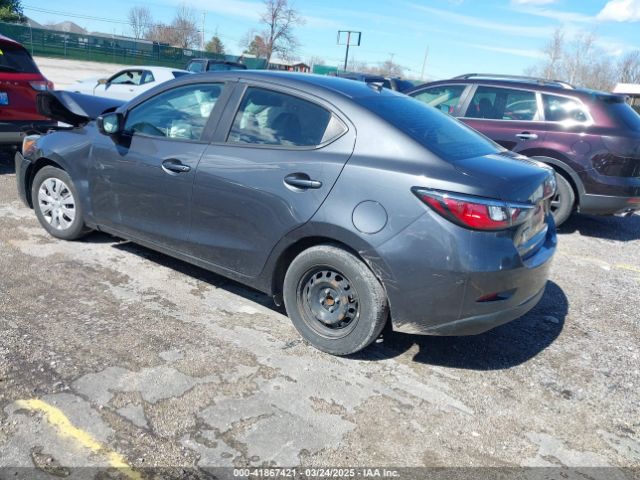 2019 TOYOTA YARIS 3MYDLBYV3KY525665 Photo 2