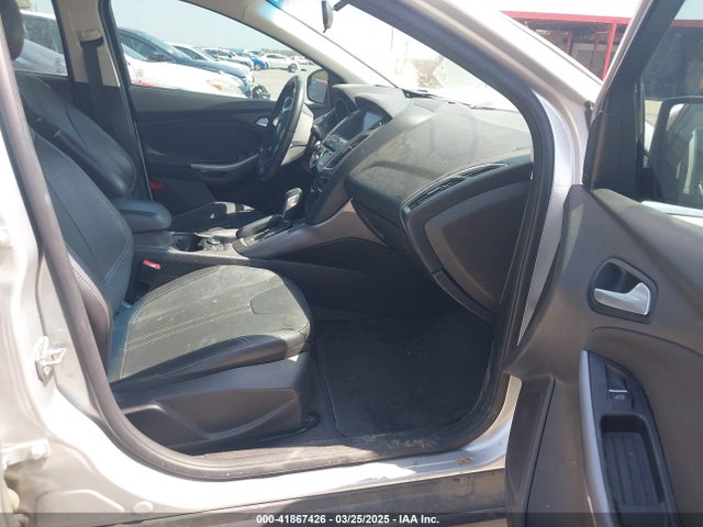 1FADP3N22EL253809 Ford Focus Titanium