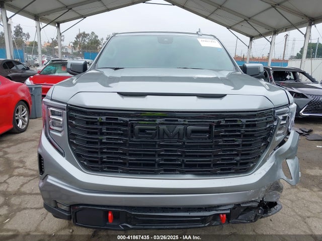 GMC l84 2025 1GTPHDED1SZ164270 Image 12